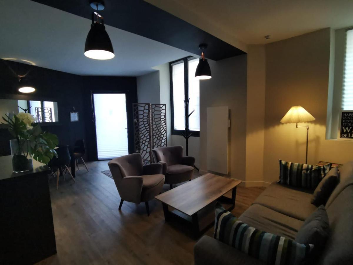 Ferienwohnung Au Saint Martin Cholet Exterior foto